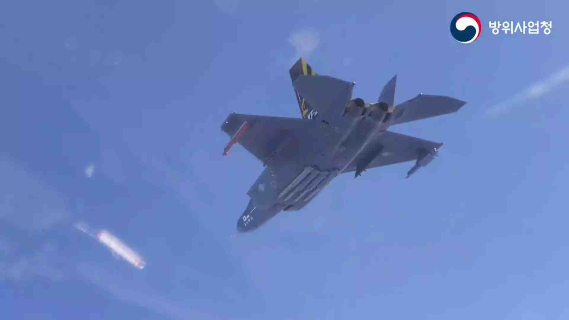 KF-21 Prototype 002 équipé de 4 Meteor (dont au moins 1 d'essai) et 1 IRIS-T.