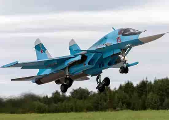 Un Su-34 Fullback (15 Red) des Forces aériennes russes.