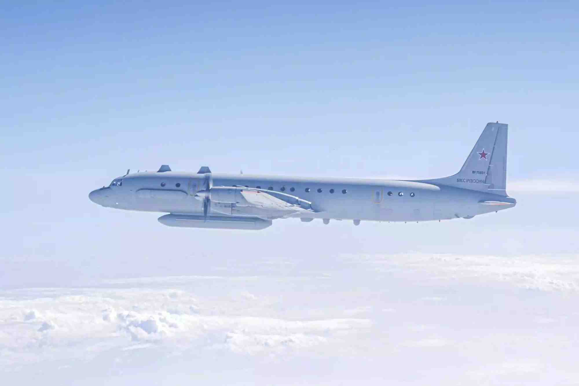 Il-20M intercepté par les Eurofighters allemands en mer Baltique.