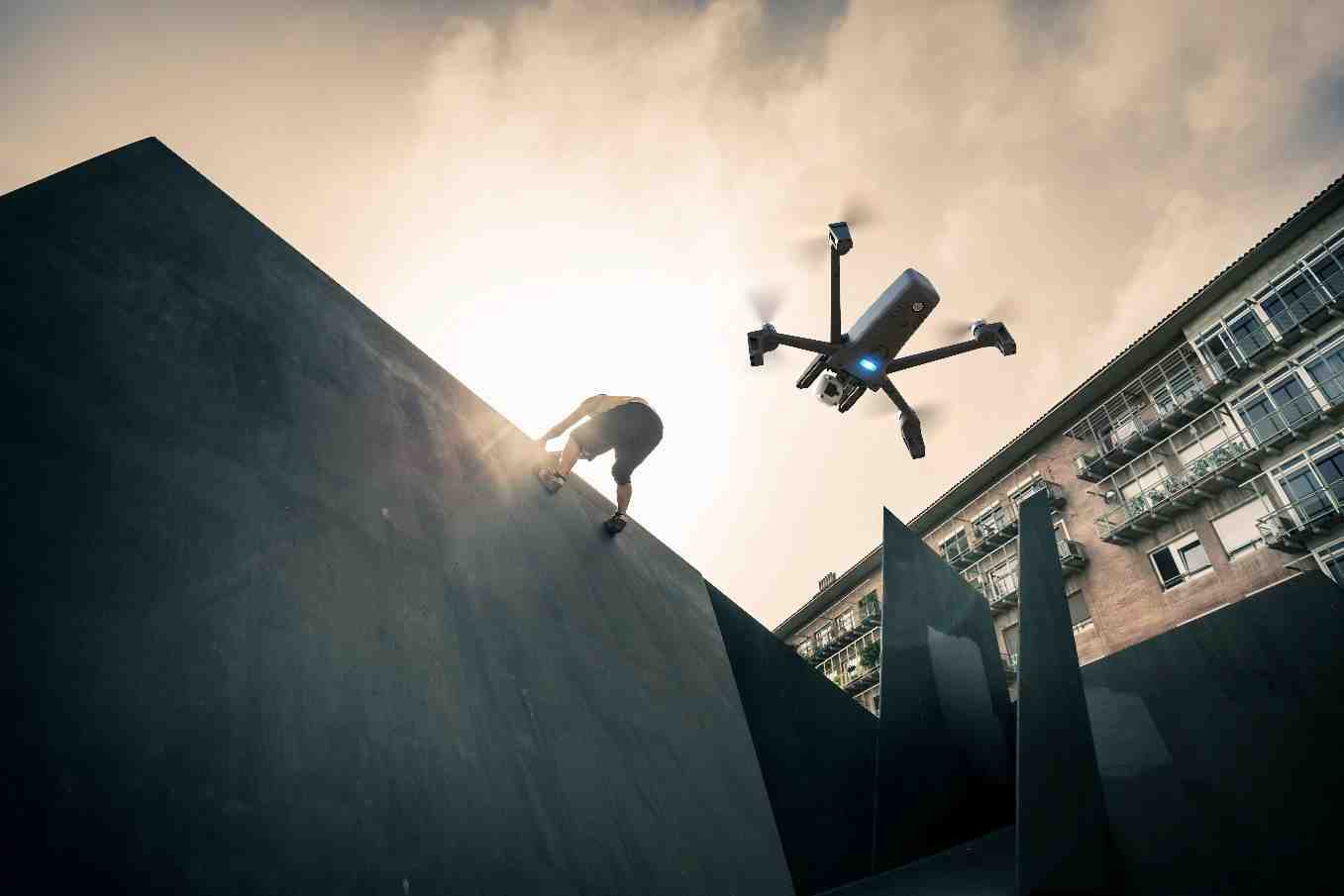 Parrot présente son nouveau drone Anafi.