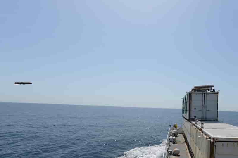 Sea Venom/ANL missile in flight.