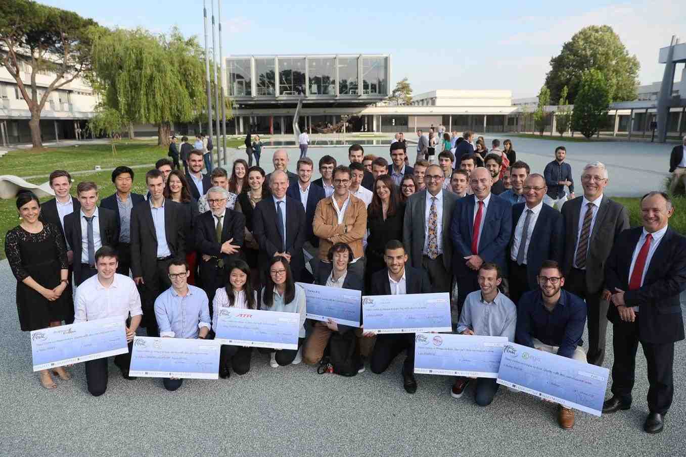 Les 32 élèves de l'Enac qui ont reçu une bourse pour étudier à l'étranger.