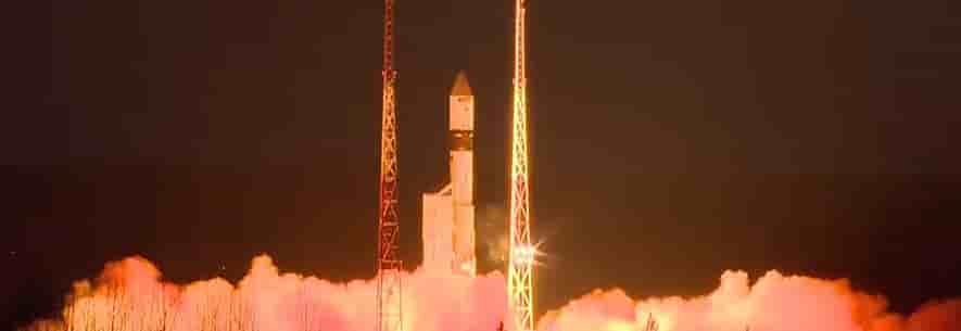 Rockot lifts off with Sentinel 3B.