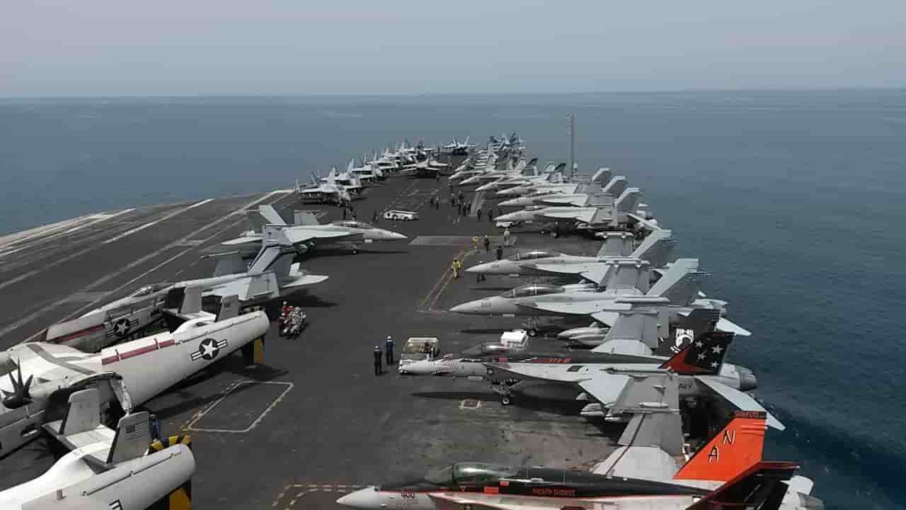Le pont de l'USS Carl Vinson en 2015.