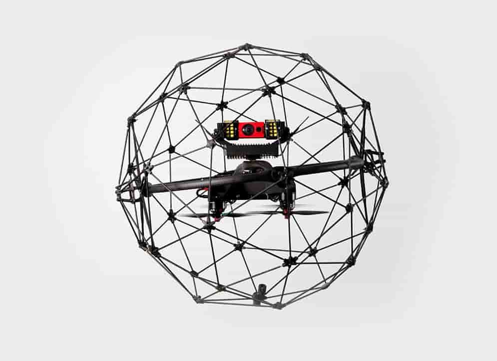 La cage en carbone permet de protéger le drone des collisions.