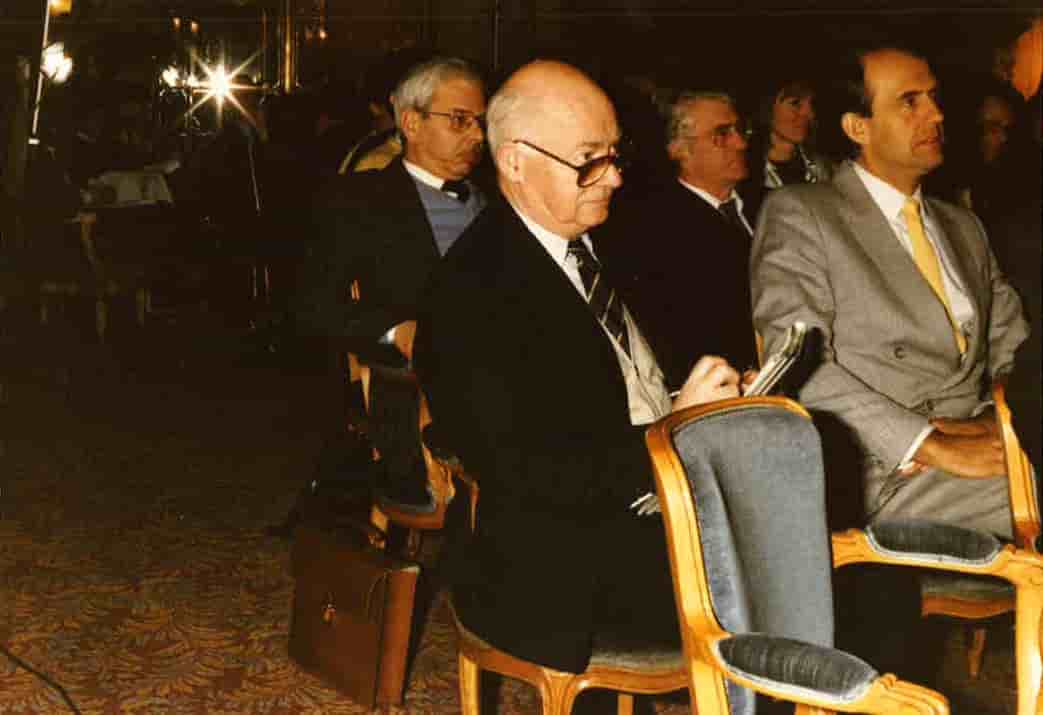 Jean-Marie Riche est au premier plan. Derrière lui, Pierre Sparaco.