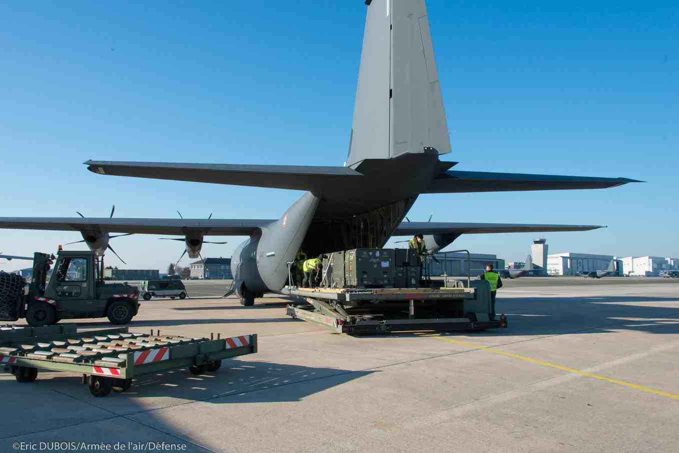 Première mission logistique au profit de l'opération Barkhane pour le C-130J de l'armée de l'Air.