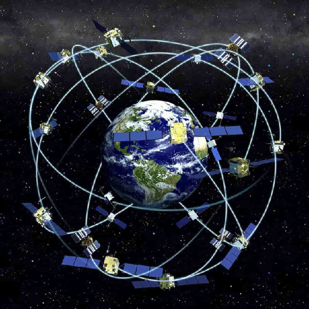 Les orbites des satellites GPS sont inclinées de 55° par rapport à l’équateur.
