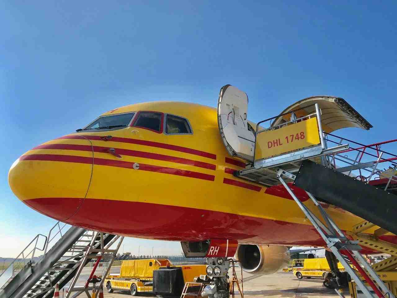 Une vingtaine d'avions de DHL se croisent chaque nuit sur les pistes de l'aéroport de Bruxelles.