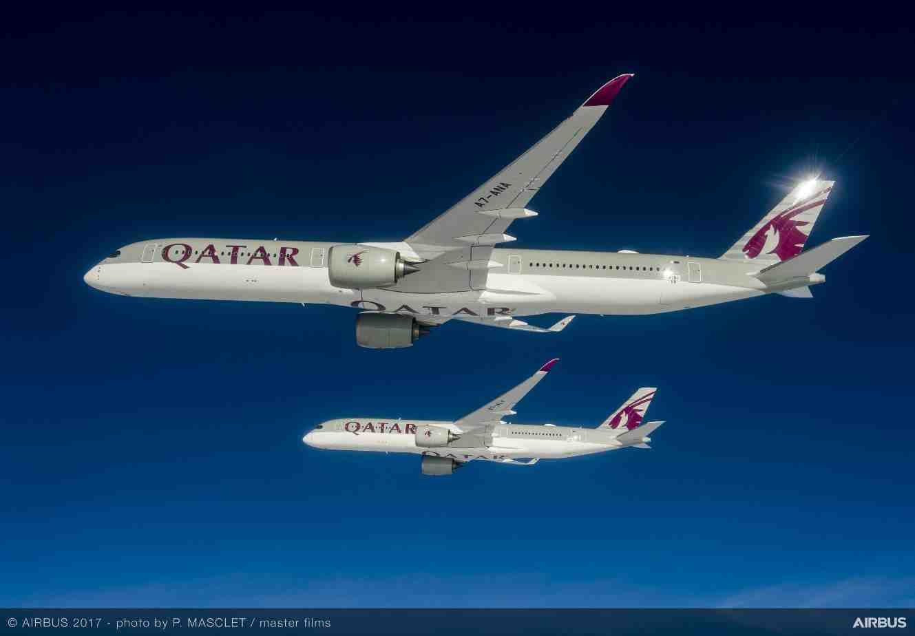A350-1000 (foreground) with A350-900.