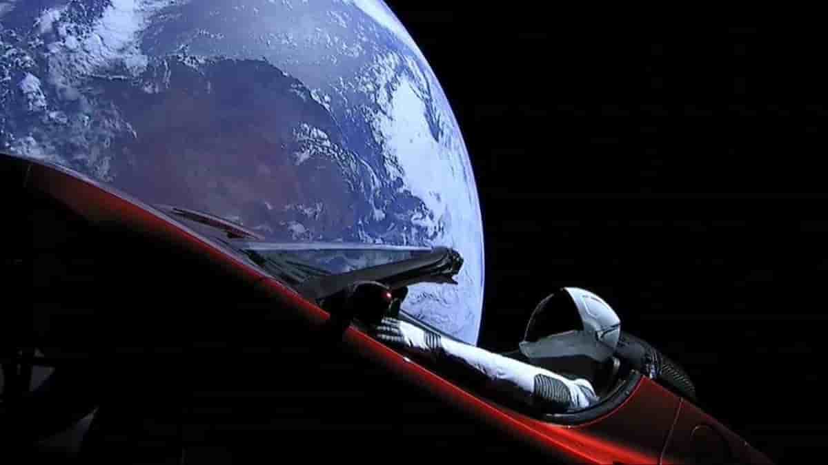 "Vous pouvez dire que c'est vrai parce que ça a l'air tellement faux, nous aurions de bien meilleurs effets spéciaux si c'était faux." (Elon Musk)