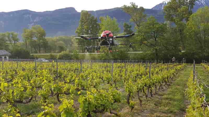 Agrofly adapte le produit phytosanitaire pulvérisé en fonction des besoins clients.