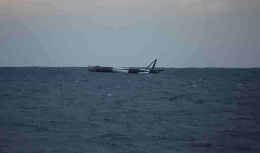 Premier étage du Falcon 9 dérivant au large de la Floride.