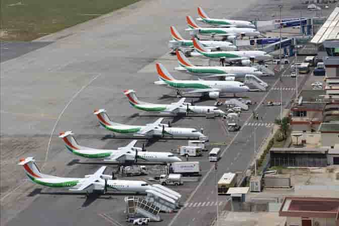 Air Côte d'Ivoire exploite un mixte Airbus A320ceo et Bombardier Q400.