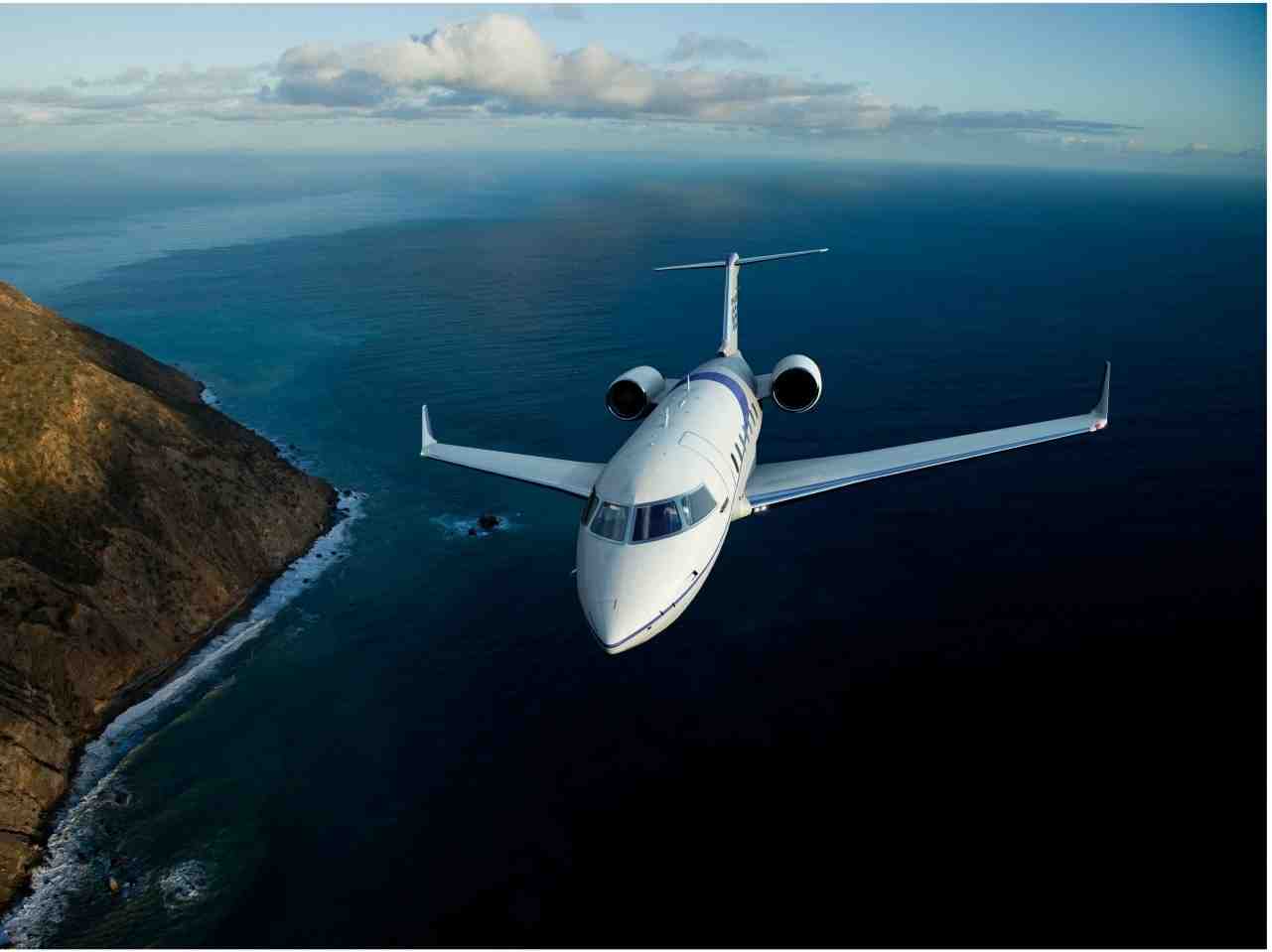 Les Bombardier Challenger 300 et 604 pourront bénéfcier du système de navigation de surface futur (FANS) sur le matériel Iridium, une technologie qui facilite la communication des pilotes avec les contrôleurs aériens et permet aux avions d’assurer certain