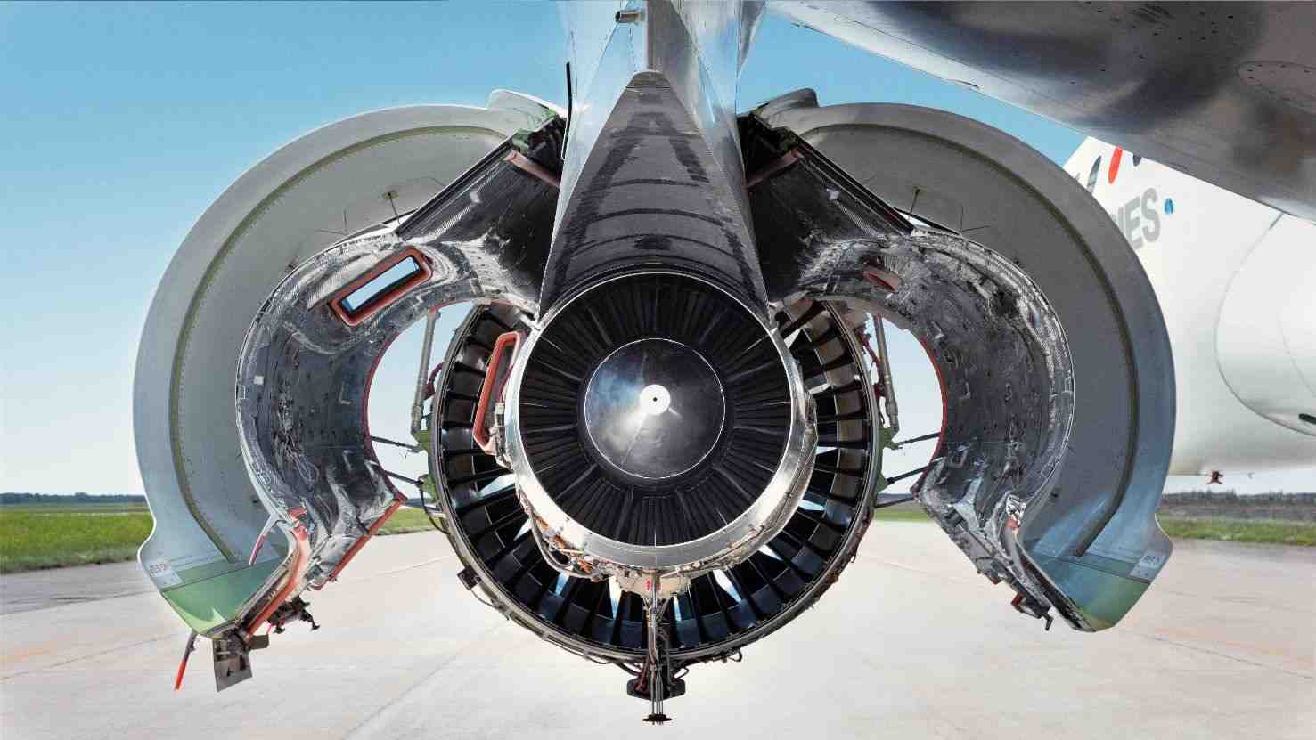 Un Pratt & Whitney PW1100G toute nacelle dehors.