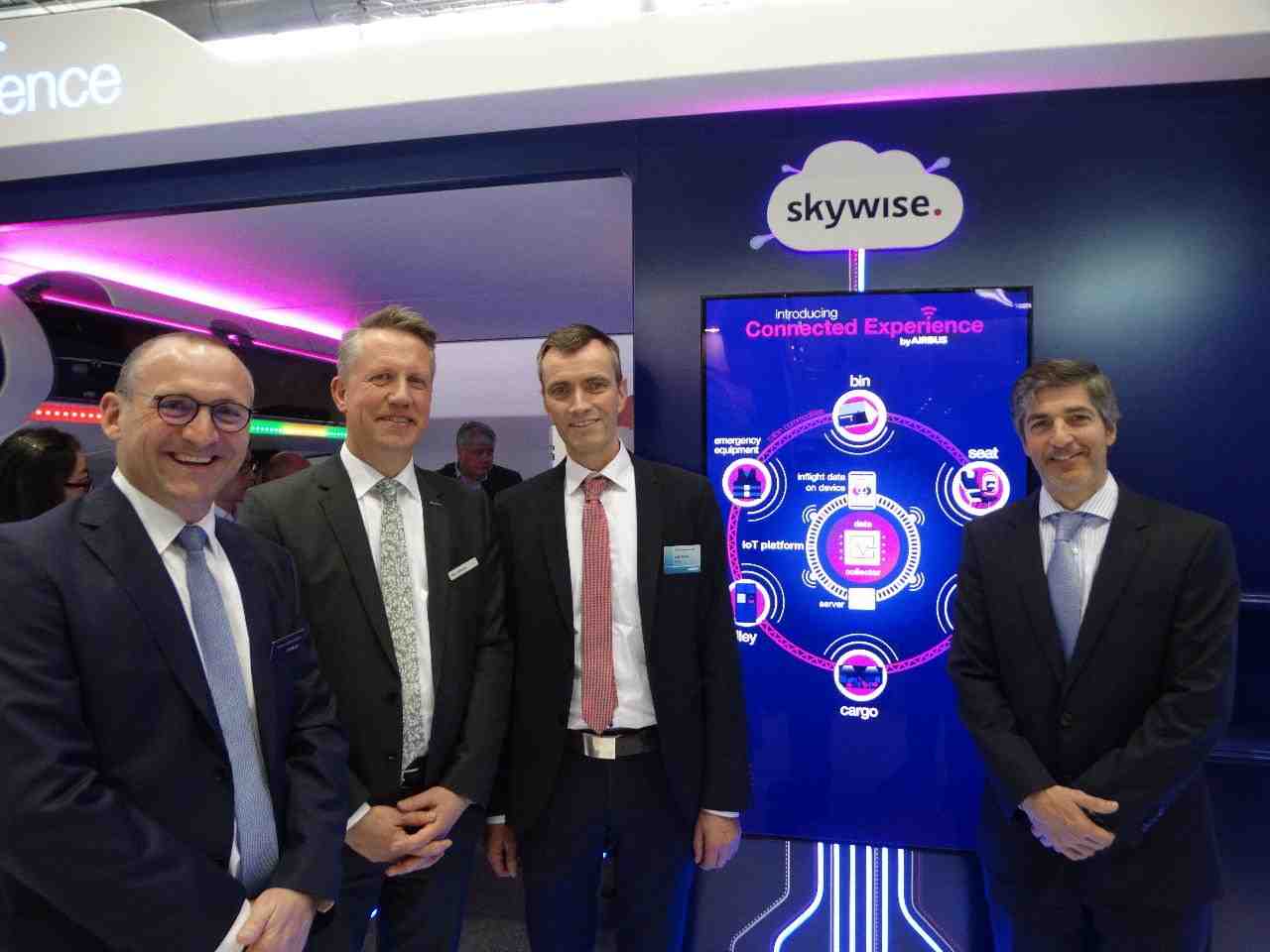 De gauche à droite : Thierry Kanengieser (Vice président Cabin Interior chez Stelia), Klaus Steinmeyer (Vice-président Strategie et Programmes chez Recaro), Sôren Scholz (Senior Vice president Airbus),Federico Germani (directeur commercial GateGroup).