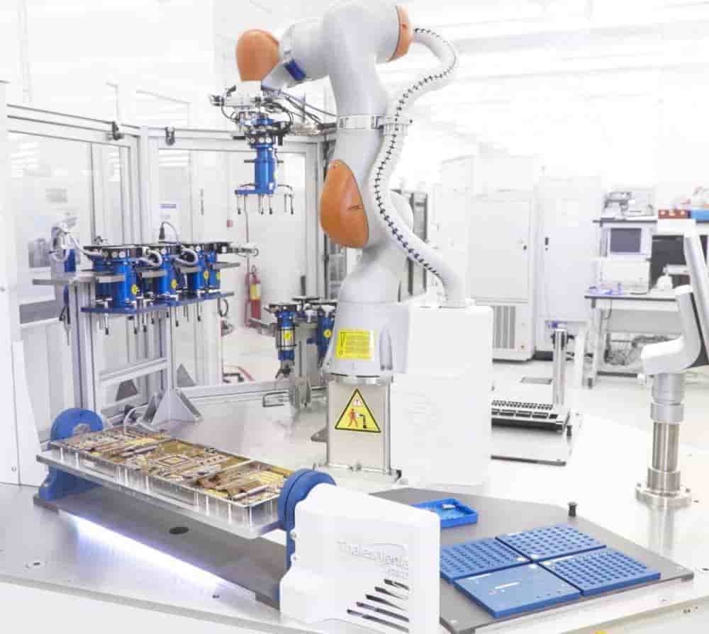 CRATOS cobot.