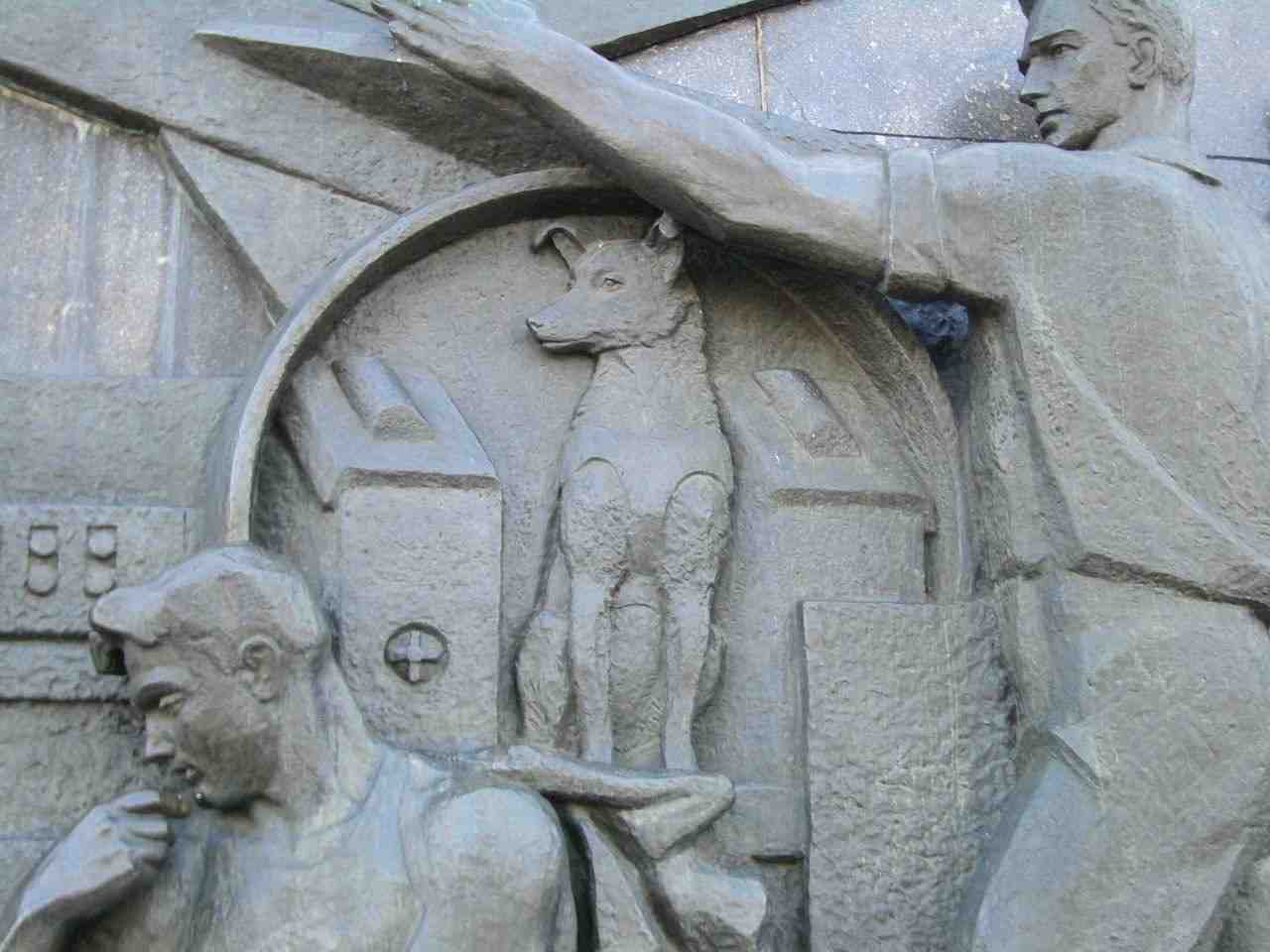 Monument Tsiolkovsky à Moscou - Détail du bas-relief