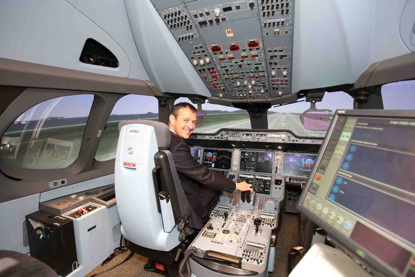 Le commandant Yann Lardet, directeur général de l'AATC