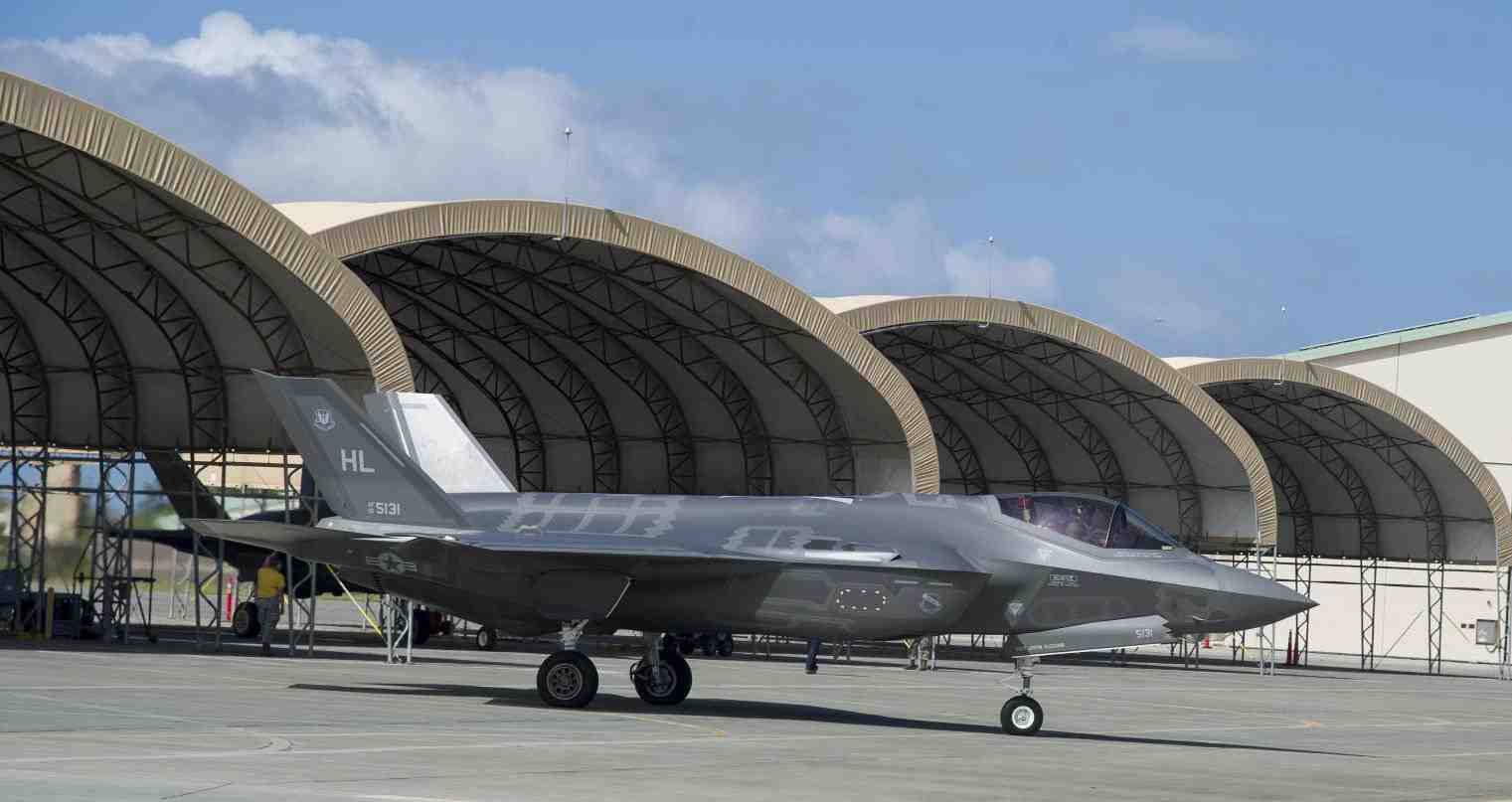 Le F-35 est victime de problèmes de corrosion. Lockheed Martin a oublié d'appliquer un enduit anti-corrosion sur certains ajutages de panneaux de la cellule de l'appareil.