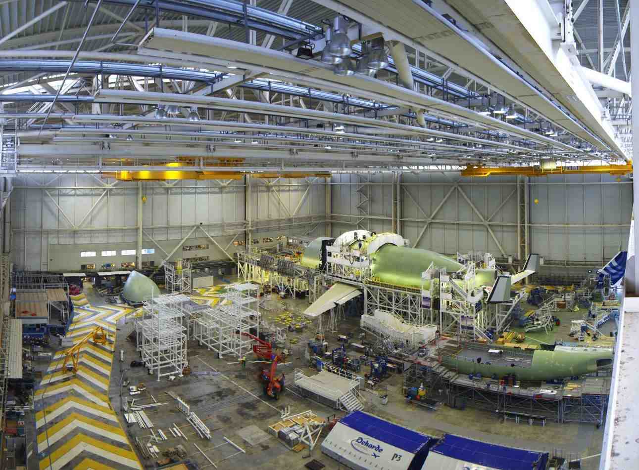 L'assemblage du premier Airbus Beluga XL avance bien à Toulouse.