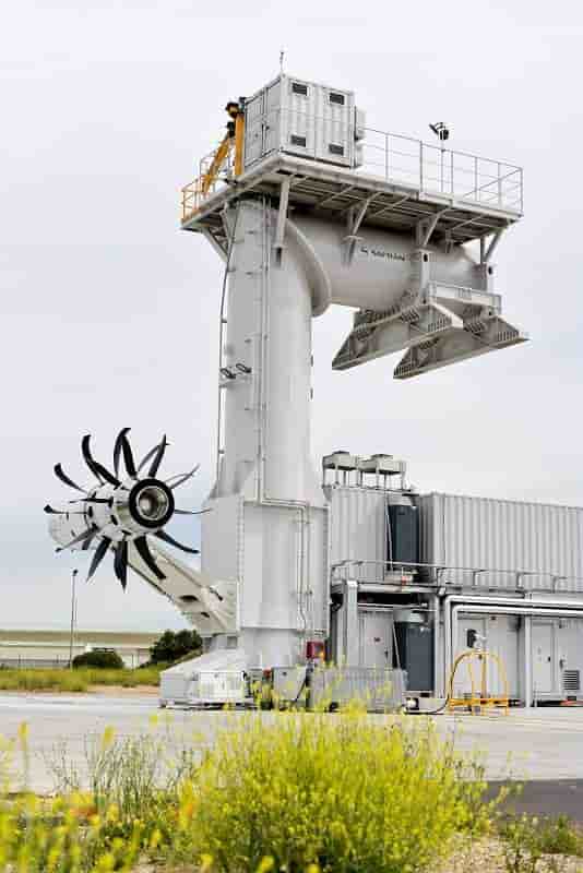 Open Rotor demonstrator on test stand.