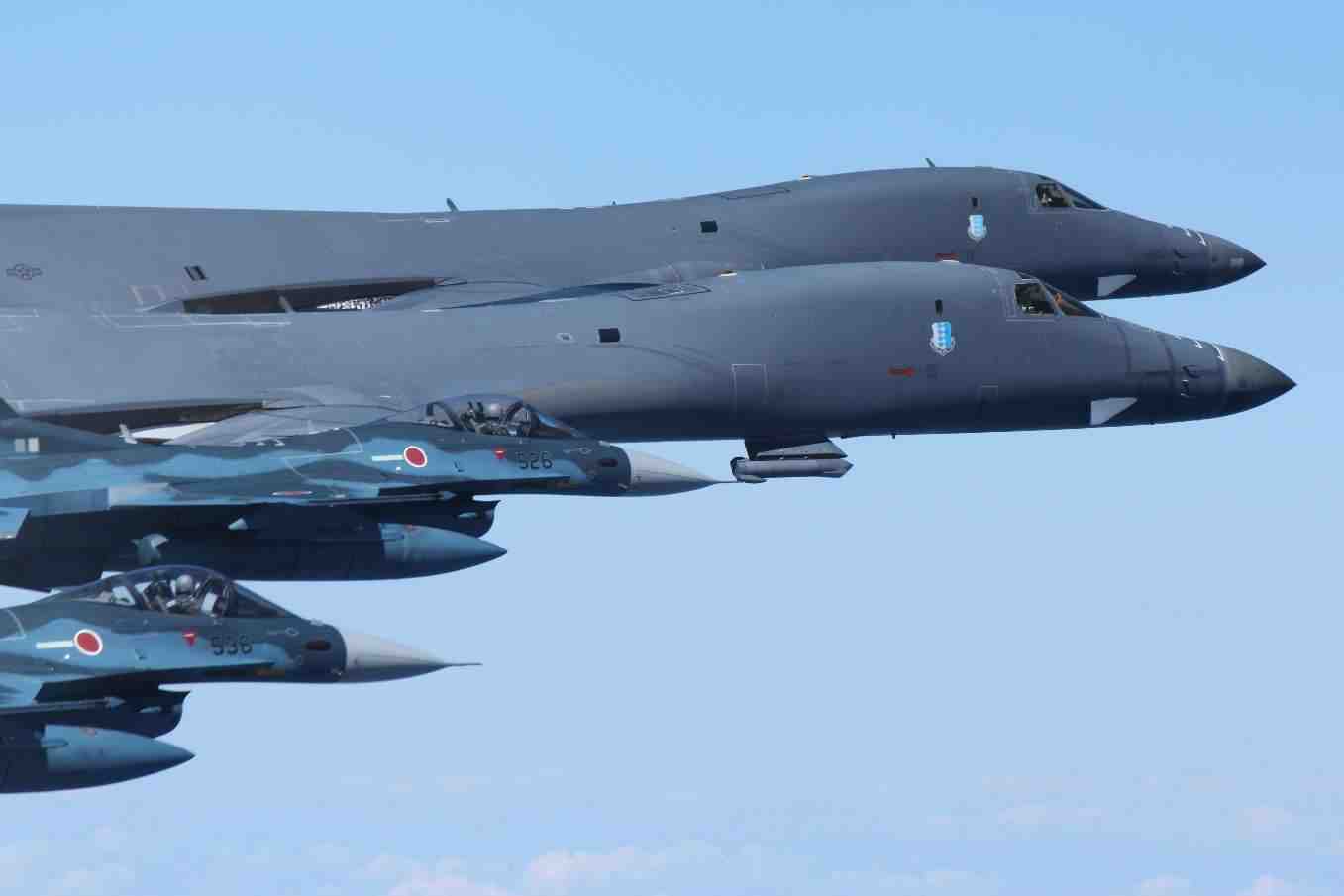 JASDF F-2s and USAF B-1Bs.
