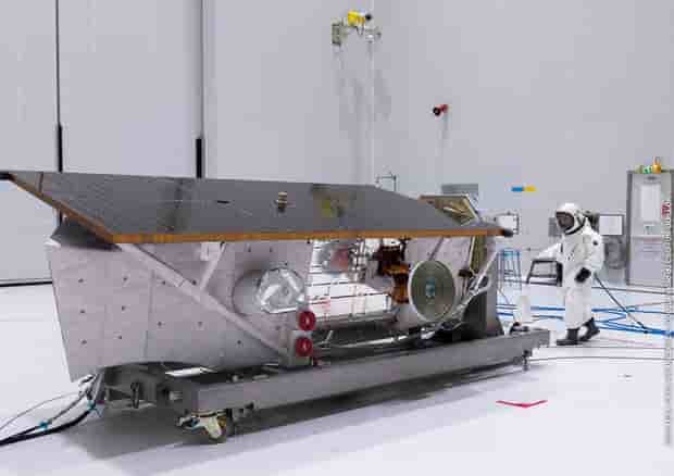 Préparatifs du satellite au Centre spatial guyanais