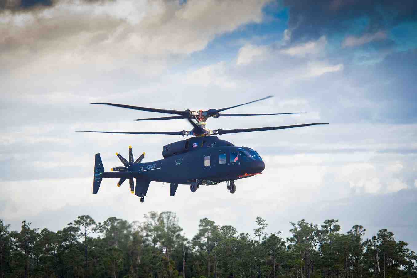 Le Sikorsky-Boeing SB-1 Defiant a réalisé son premier vol le 21 mars 2019.