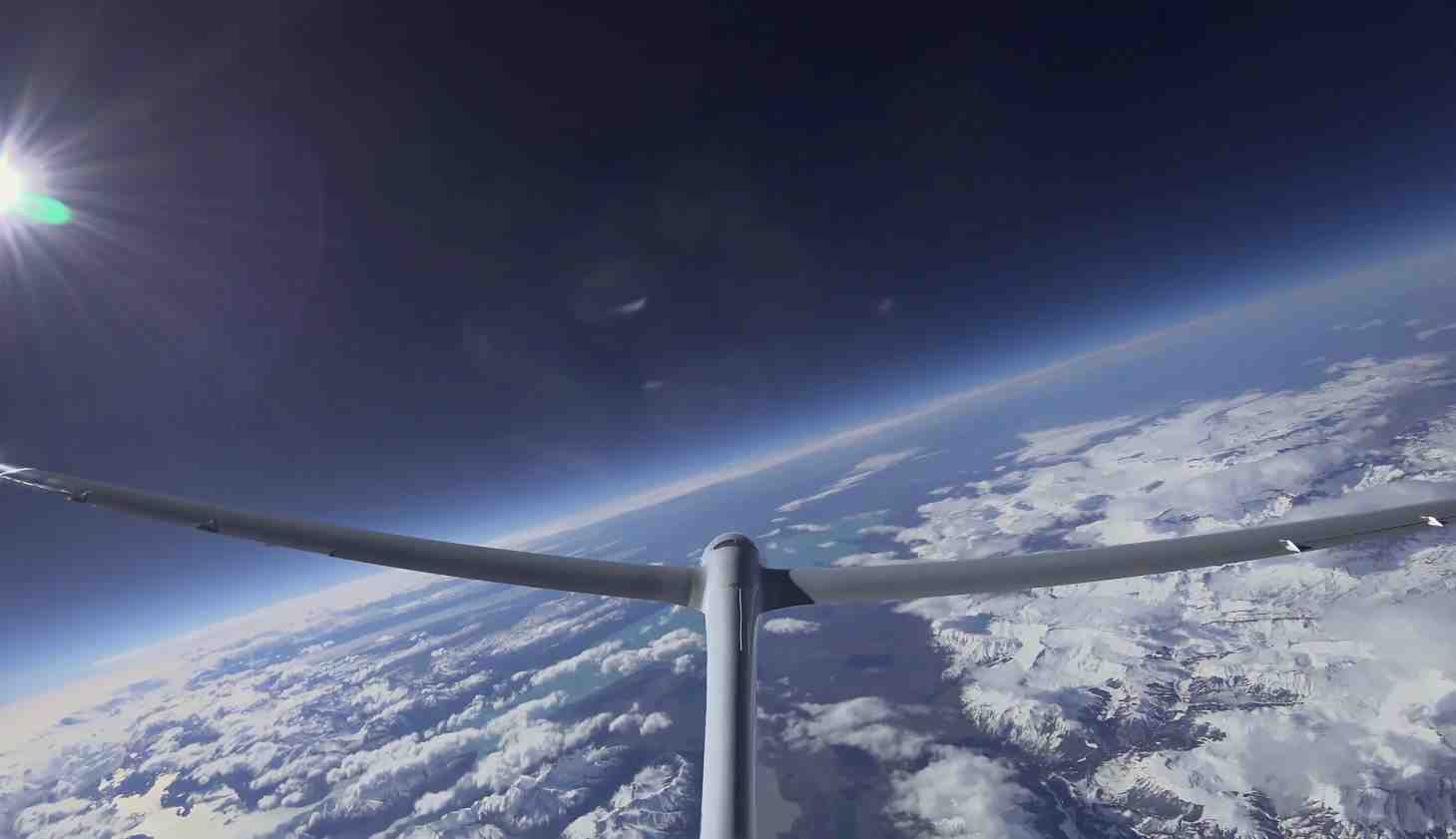 Perlan 2 à plus de 52 000 pieds, avec un nouveau record d'altitude à la clé.
