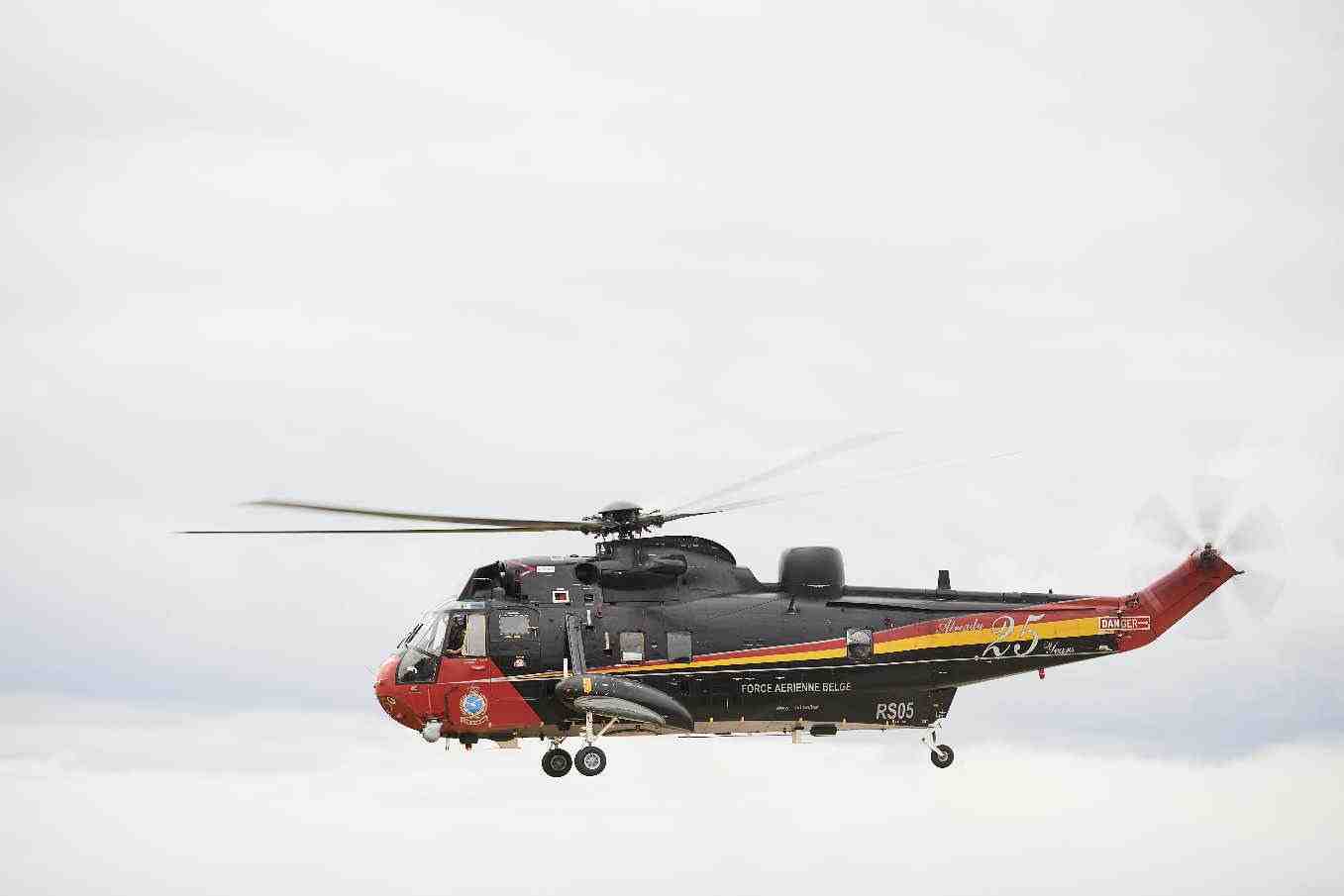 Après 43 ans de service, le Sea King cède la place aux NH-90.