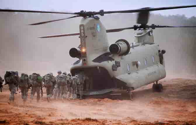 Trois premiers Chinook vont être portés au standard Bk II.