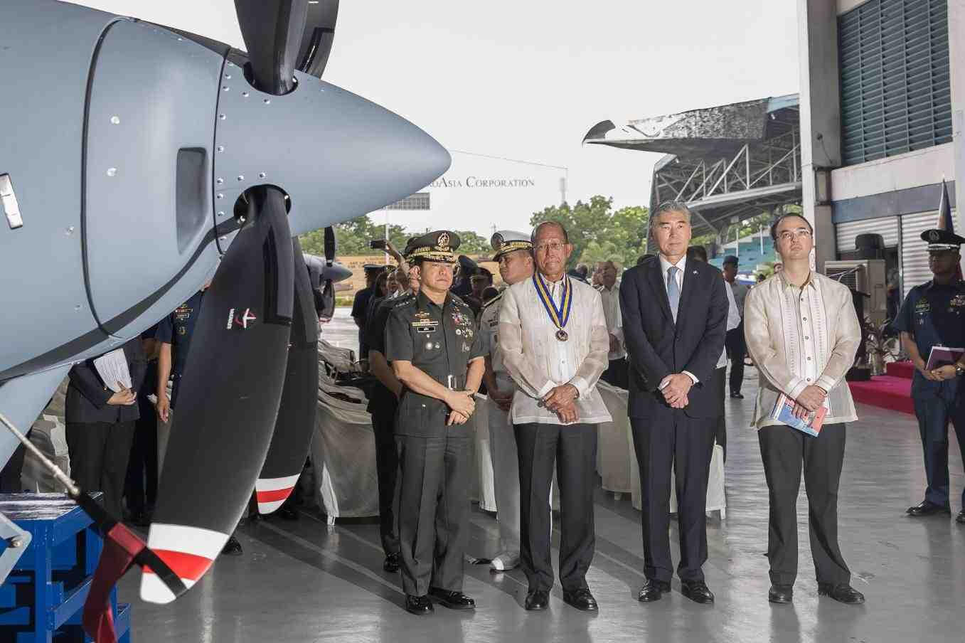 Les deux C-208B ont été remis aux Philipphines lors d'une cérémonie réunissant plusieurs autorités du pays.