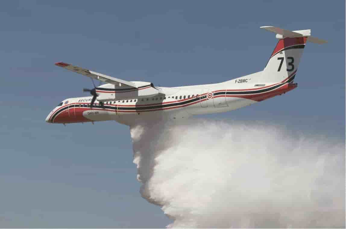 La Sécurité Civile emploie deux Bombardier Q400 en version lutte incendies.