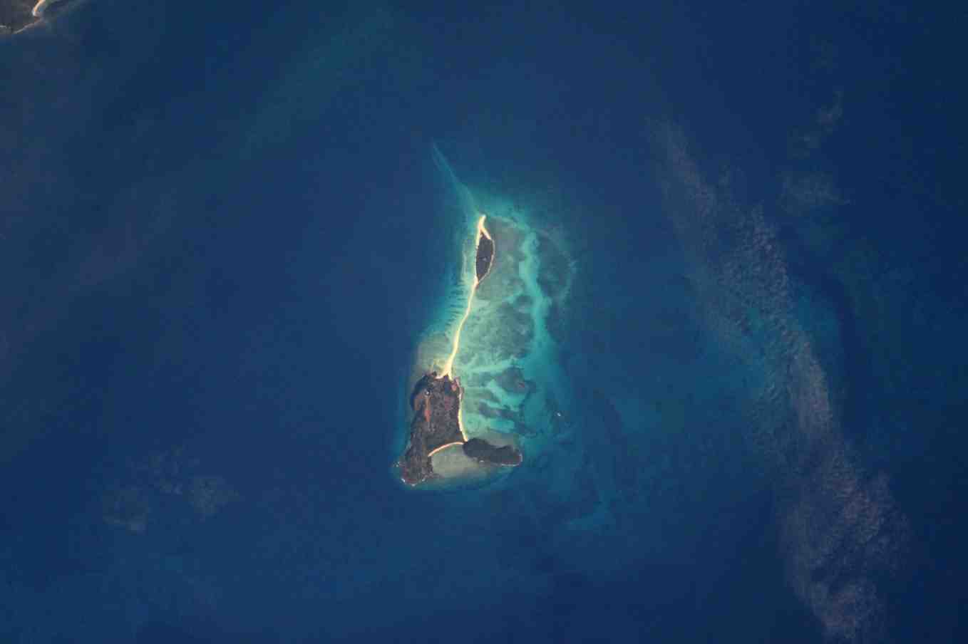 Nosy Iranja ou l’île aux tortues, vue depuis l’ISS.