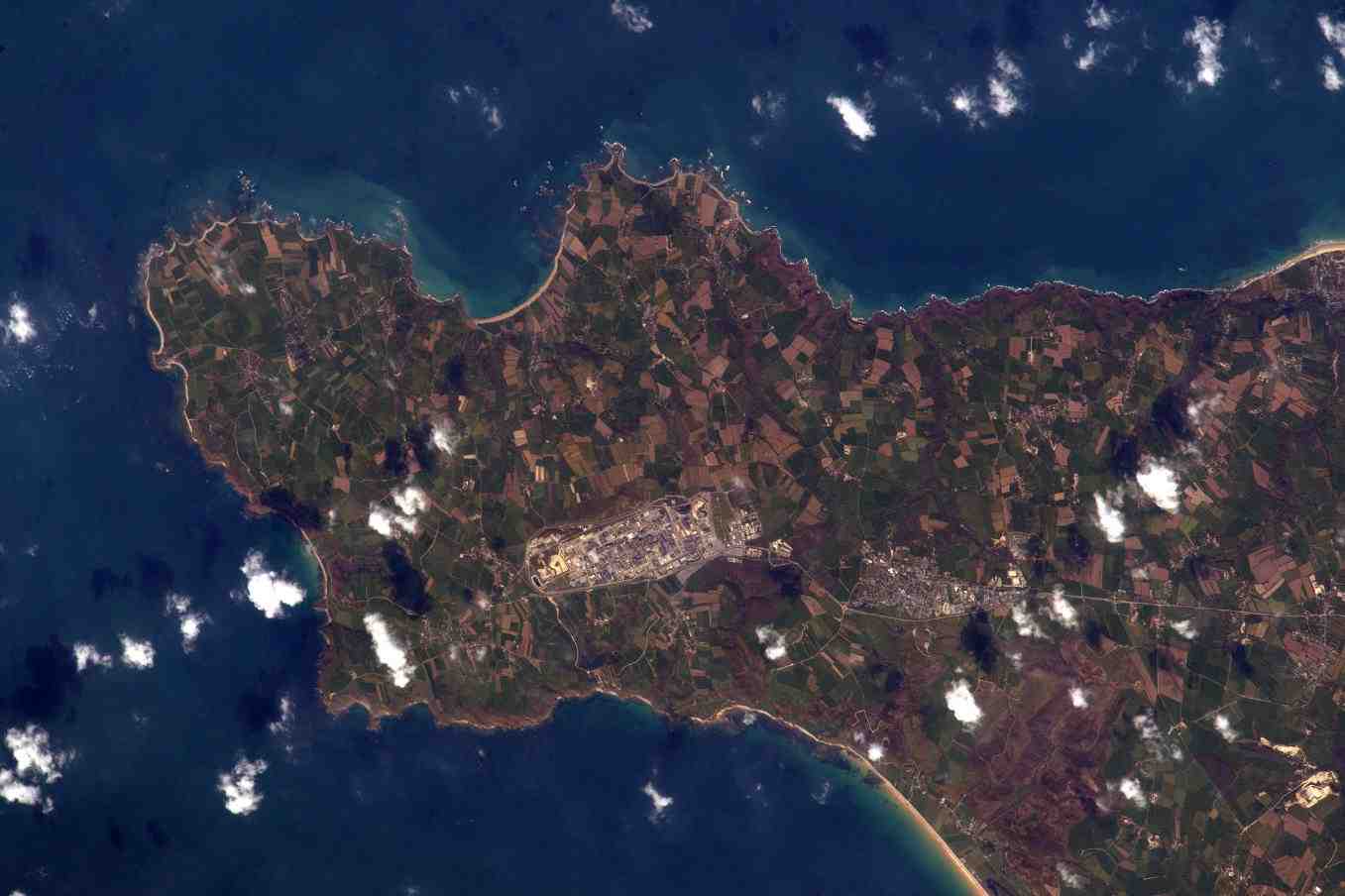 Le cap de la Hague, vu depuis l’ISS.