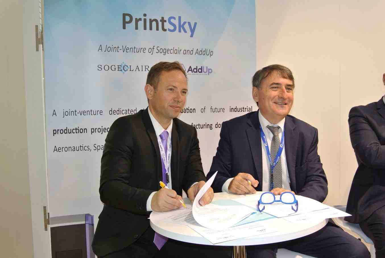 Vincent Ferreiro, président d'AddUp et Philippe Robardey, PDG de Sogeclair