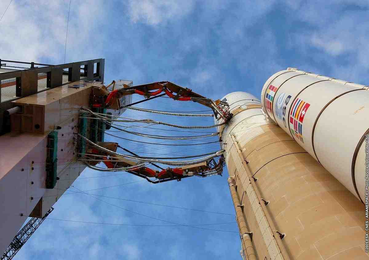 Bras cryotechniques du lanceur Ariane 5.