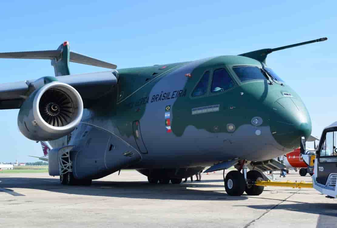 Le KC-390 est présenté au salon du Bourget 2017