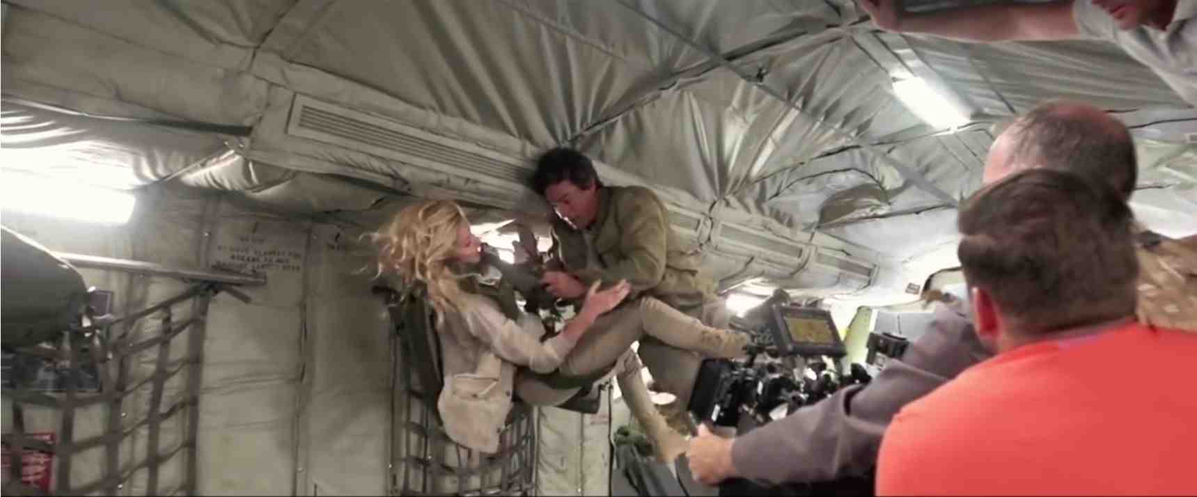 Tom Cruise et Annabelle Wallis à bord de l'A310 ZERO-G de Novespace.