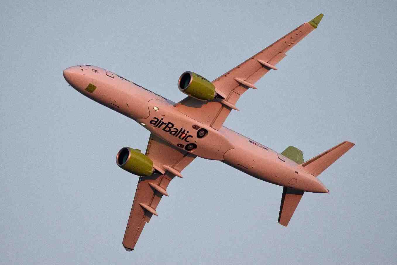 Bombardier a livré son quatrième CS300 à airBaltic le 1er juin.