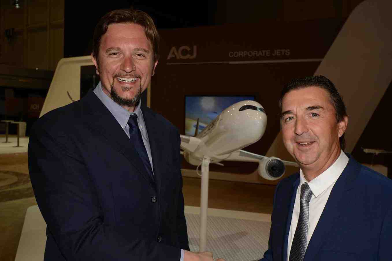 De gauche à droite : Pascal Jallier de Sabena Technics et Benoît Defforge d'Airbus ACJ.
