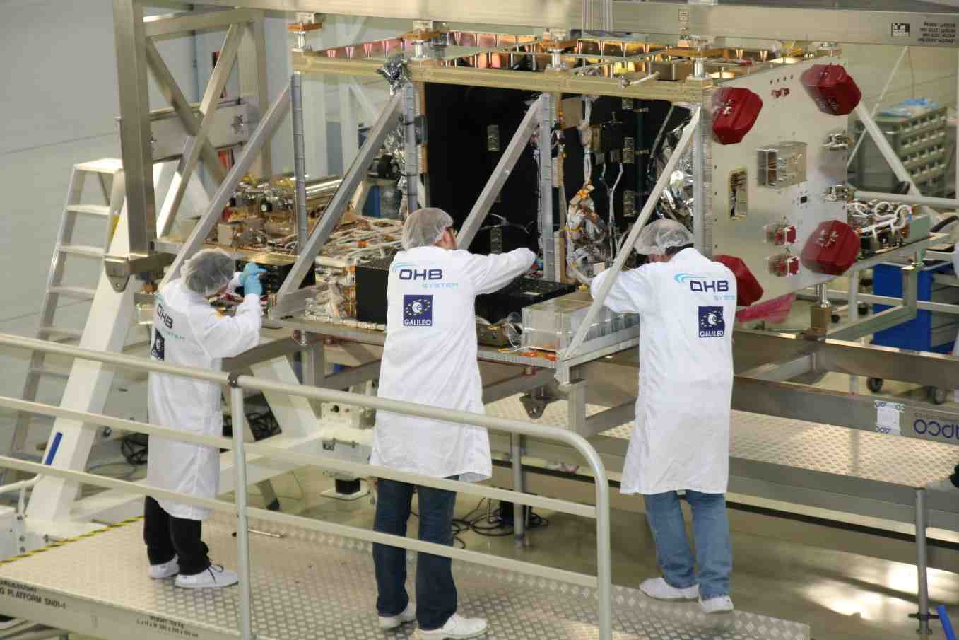 Intégration d'un satellite Galileo à Brême.
