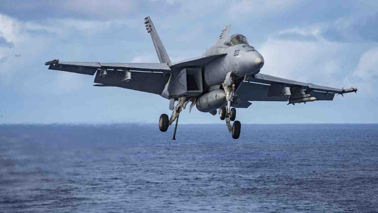 Un Boeing F/A-18E Super Hornet, du groupe aéronaval USS Carl Vinson, s'est crashé.