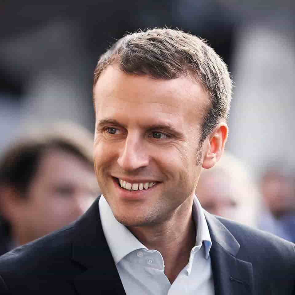 Emmanuel Macron se qualifie pour le second tour de l'élection présidentielle avec 23,7% des voix.