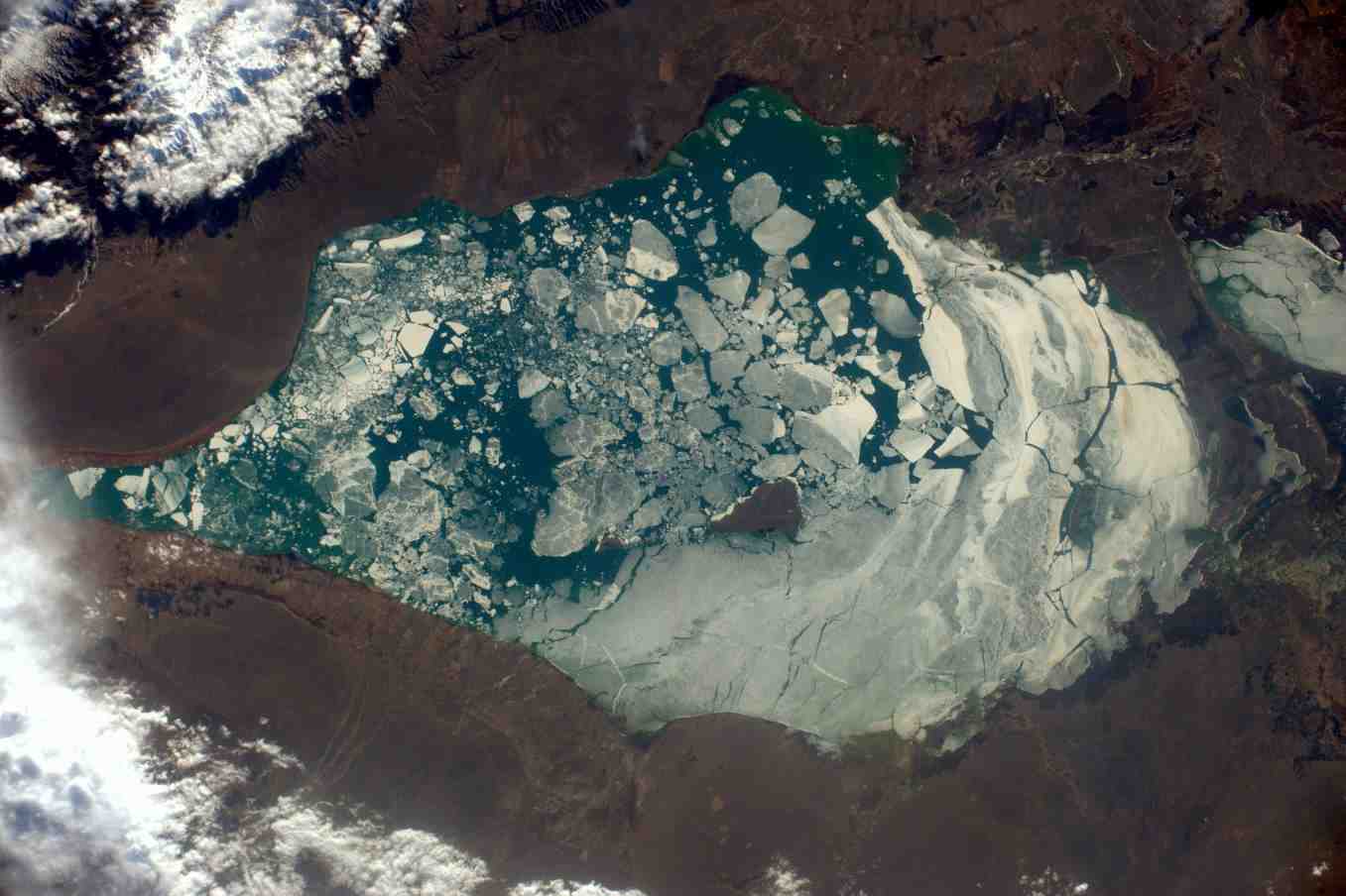 Le lac Alaköl au Kazakhstan, vu depuis l’ISS.