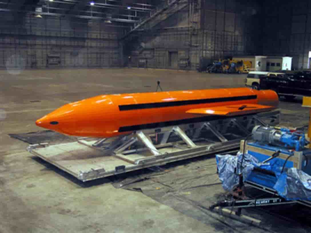 Les forces américaines en Afghanistan ont lancé une bombe MOAB sur les positions de l'Etat Islamique.