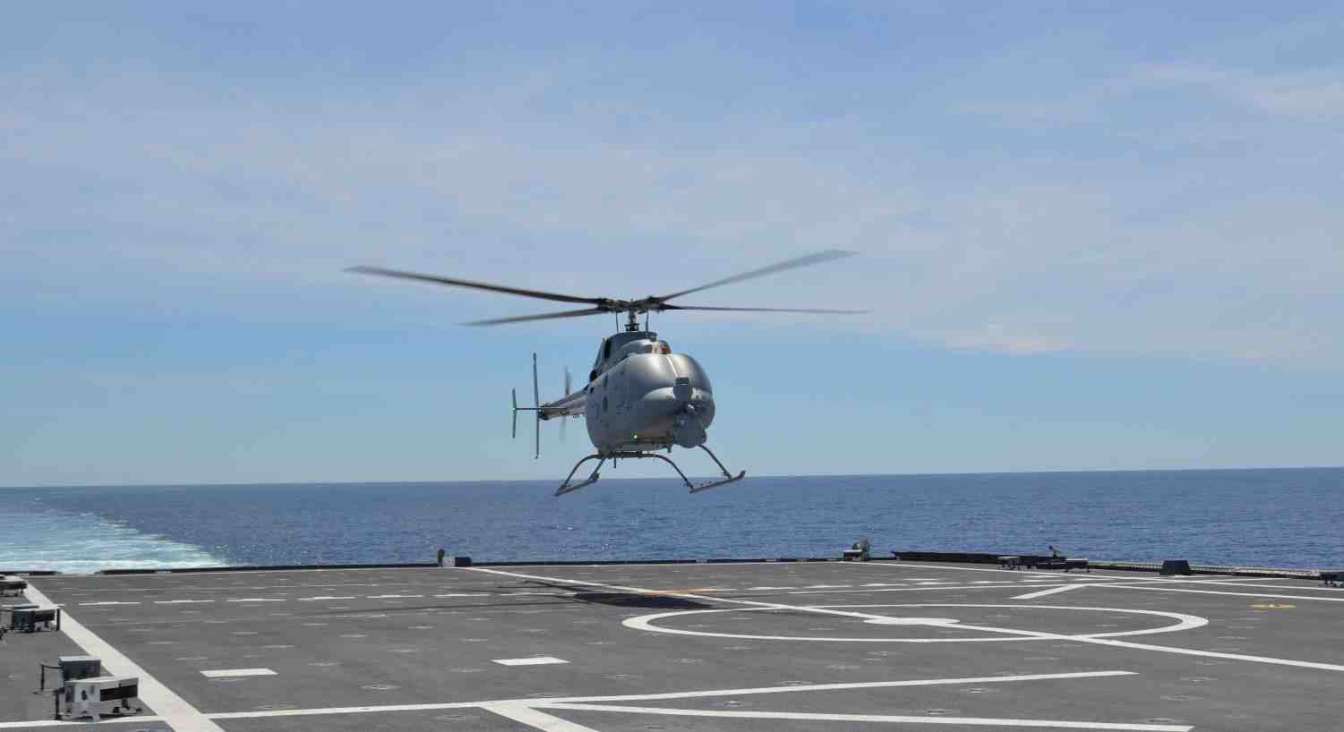 Appontage du MQ-8C sur la plateforme hélicoptère du "Montgomery"