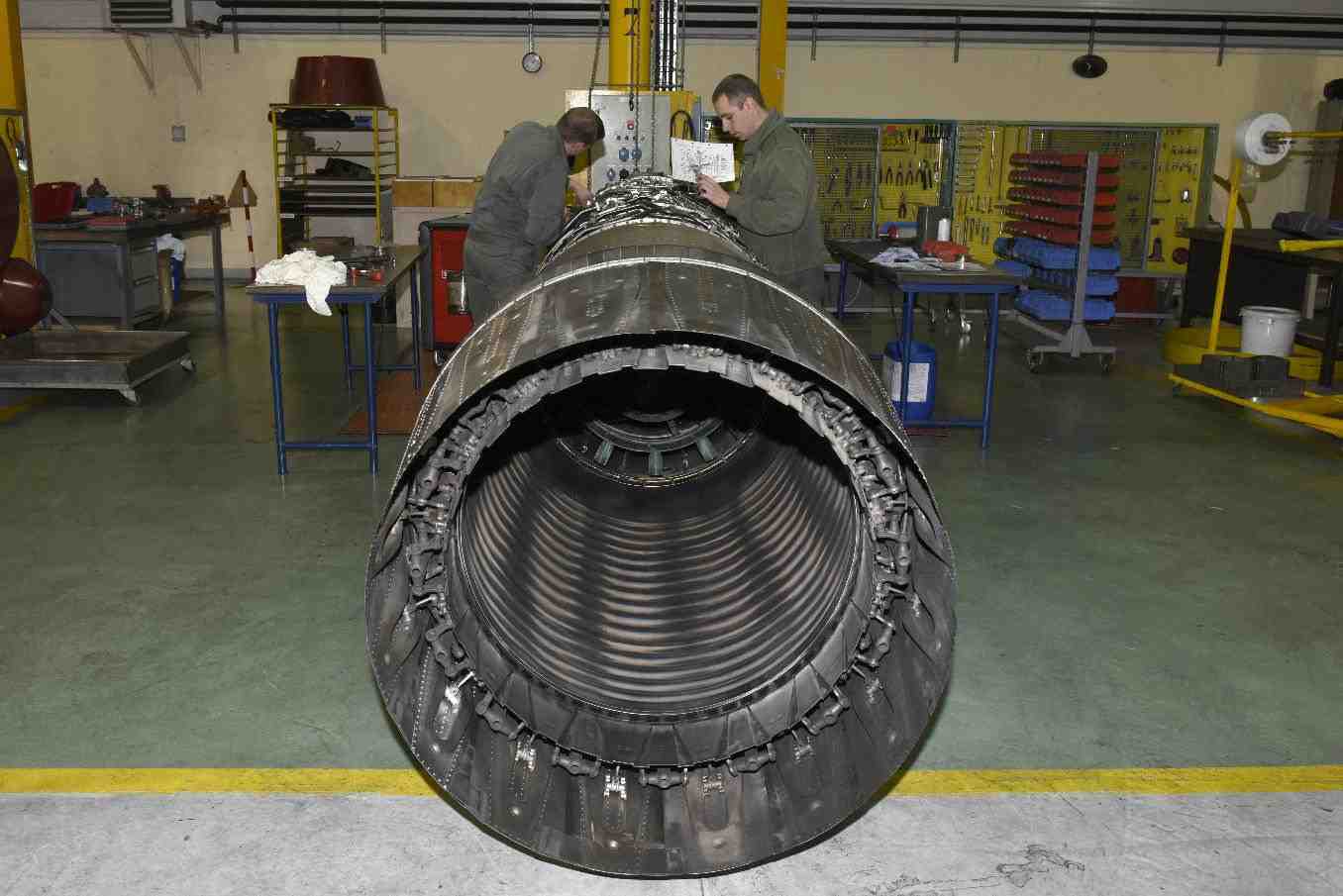 Thales assurera l'approvisionnement logistique de consommables aéronautiques pour la SIMMAD